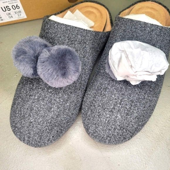 [BNIB] Fitflop Chrissie Pom Pom Felt Slippers Size 6 ⚫️⚫️ - Picture 8 of 13
